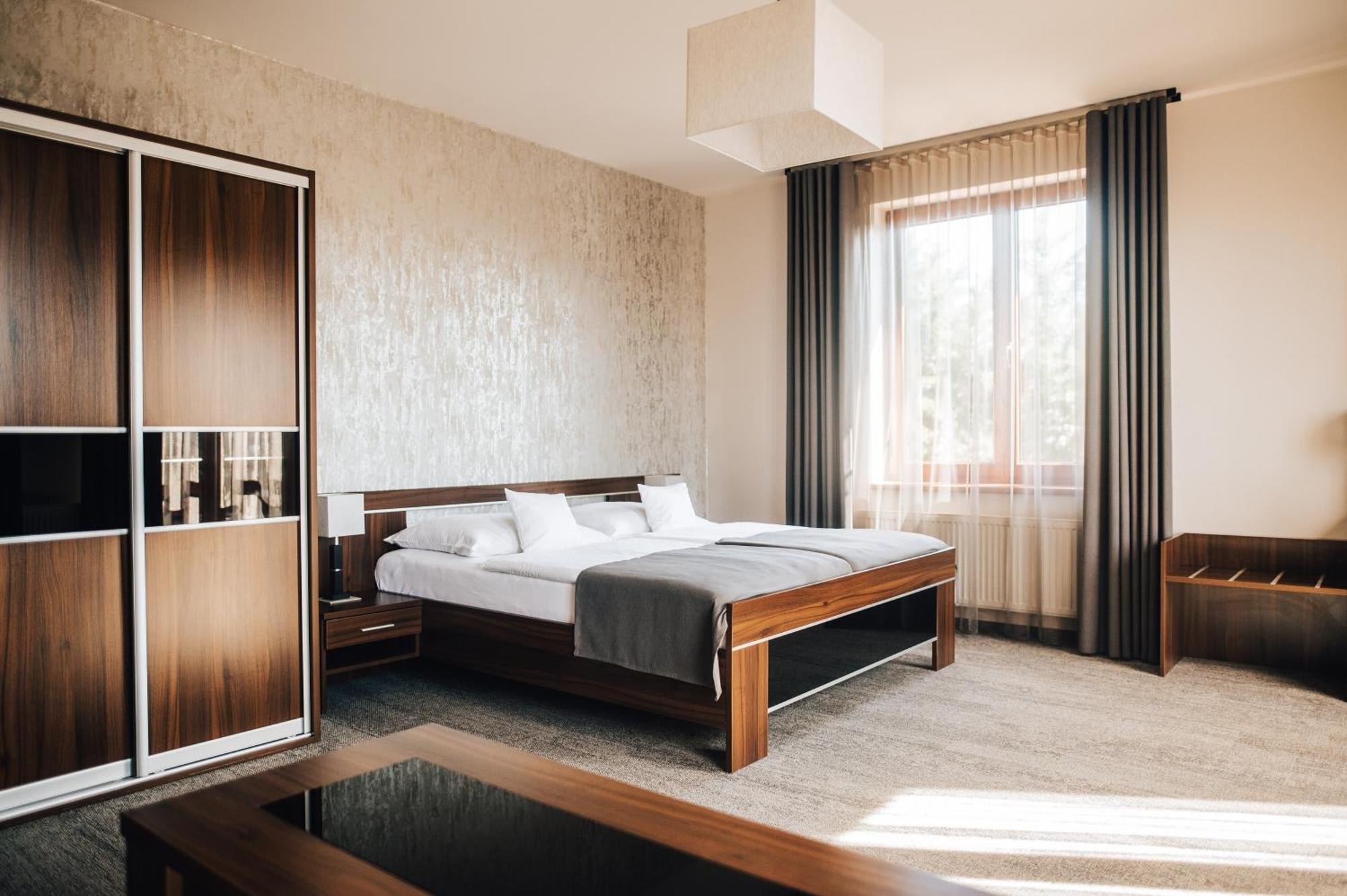 Hotel Elegance Шумперк Экстерьер фото